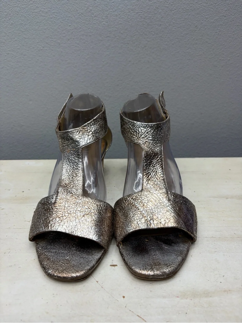 Vaneli Metallic Silver Calyx T-Stap Sandals Size 11